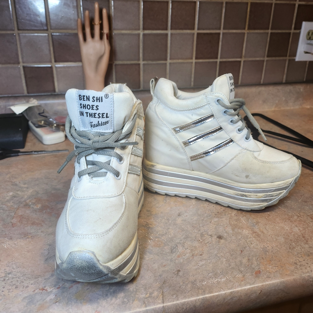 Designer Very Rare European Sizing White and Silver Platform Sneakers 90s Y2K - Picture 4 of 8